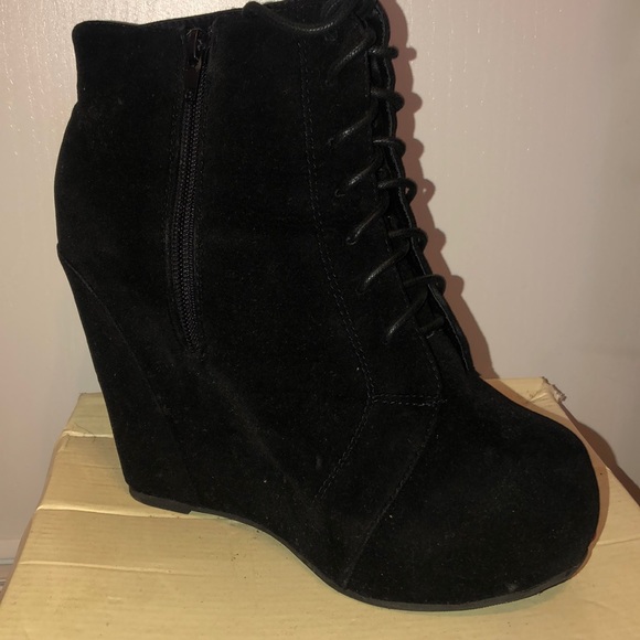 Slightly used platform booties - Picture 2 of 4